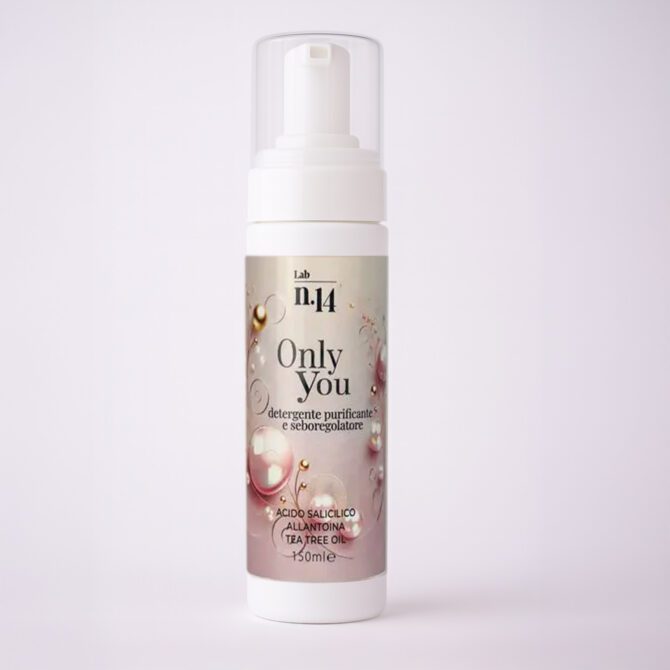 Mousse Viso all'Acido Salicilico Seboregolatrice
