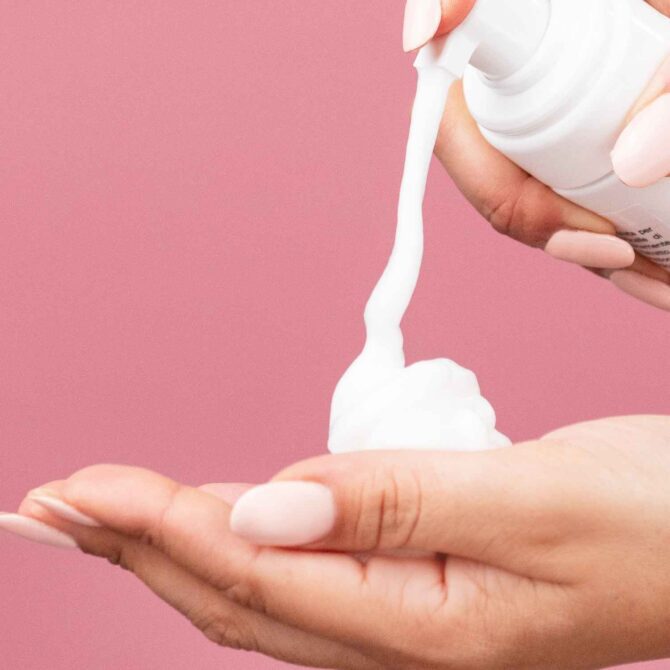 Mousse Viso all'Acido Salicilico Seboregolatrice - immagine 3