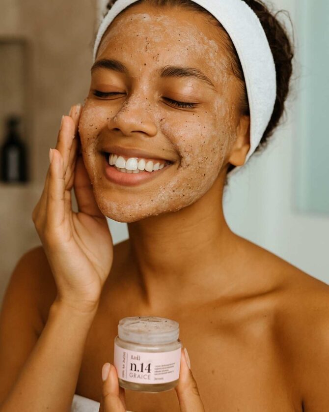 GRÂICE – Scrub Viso Antiage - immagine 2