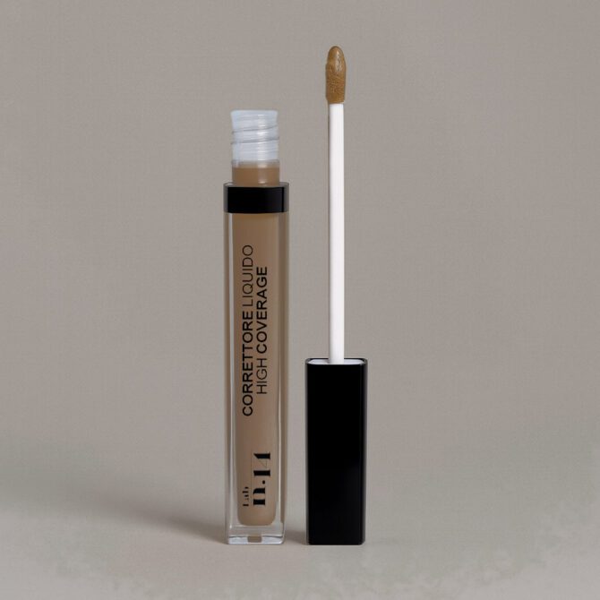 Correttore Beige medio con sottotono neutro per pelli medio scure 04